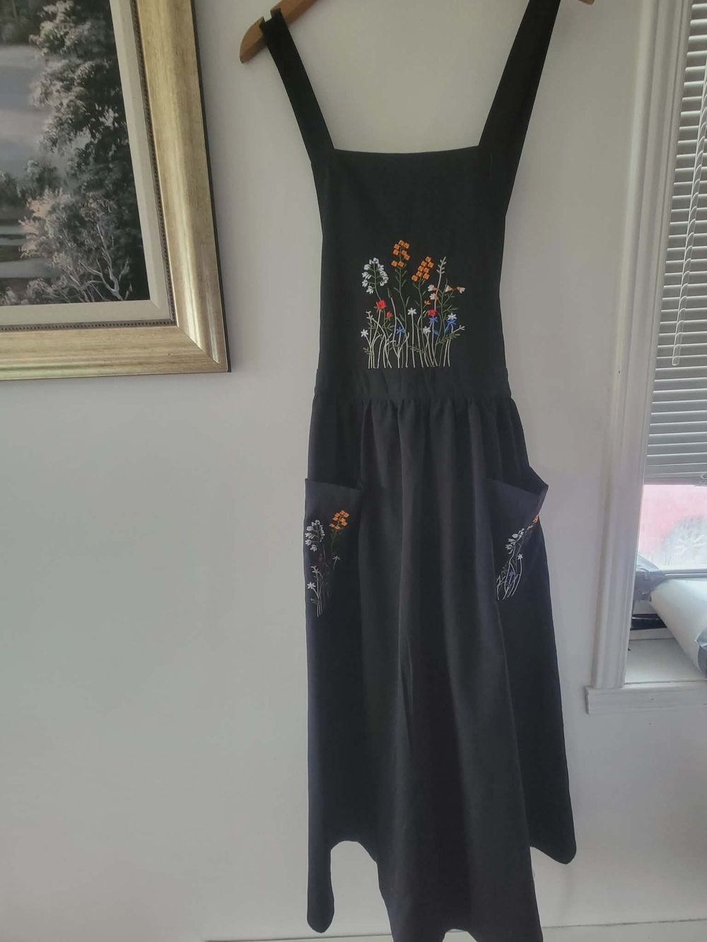 ROMWE Black Embroidered Apron Midi Dress with Floral Detail